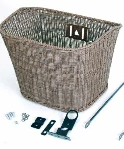 Kurv For Brun Flet Med Beslag
